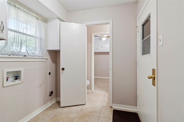 130 Clinton Lane, Midlothian, TX 76065