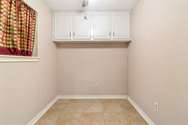 130 Clinton Lane, Midlothian, TX 76065