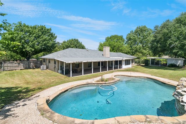 130 Clinton Lane, Midlothian, TX 76065