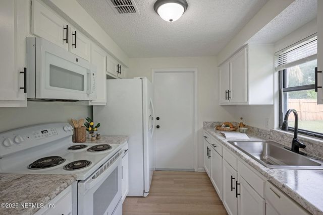 2656 PINEWOOD Boulevard E, Middleburg, FL 32068