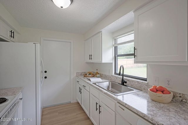 2656 PINEWOOD Boulevard E, Middleburg, FL 32068