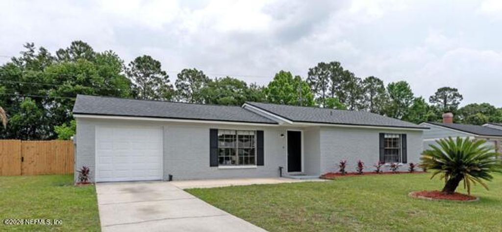 2656 PINEWOOD Boulevard E, Middleburg, FL 32068
