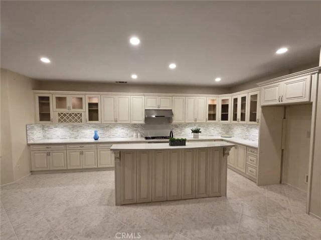 61 Dovecreek, Irvine, CA 92618