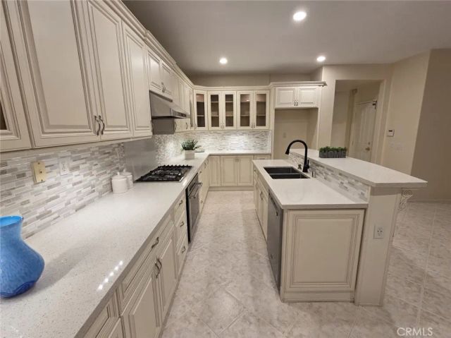 61 Dovecreek, Irvine, CA 92618