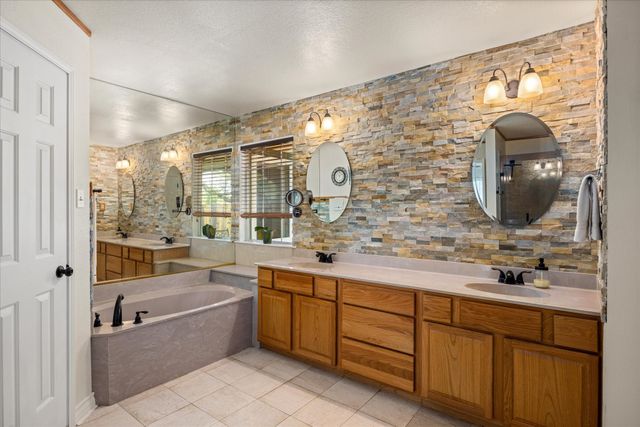 1311 Williamson Road, Granbury, TX 76048