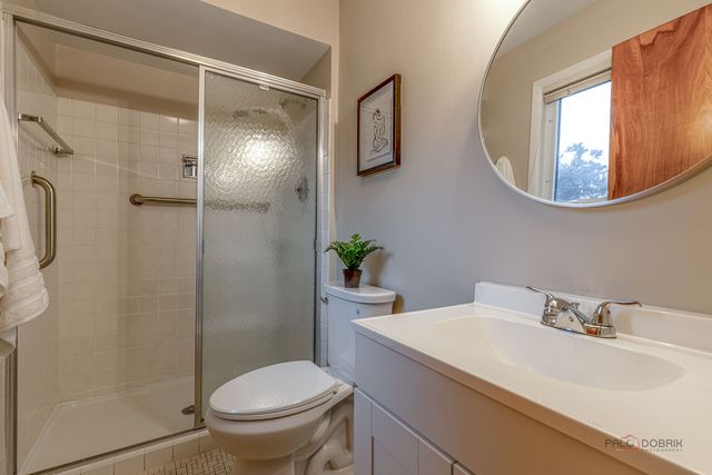 216 Valley View Court, Wilmette, IL 60091