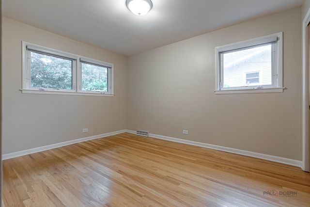 216 Valley View Court, Wilmette, IL 60091