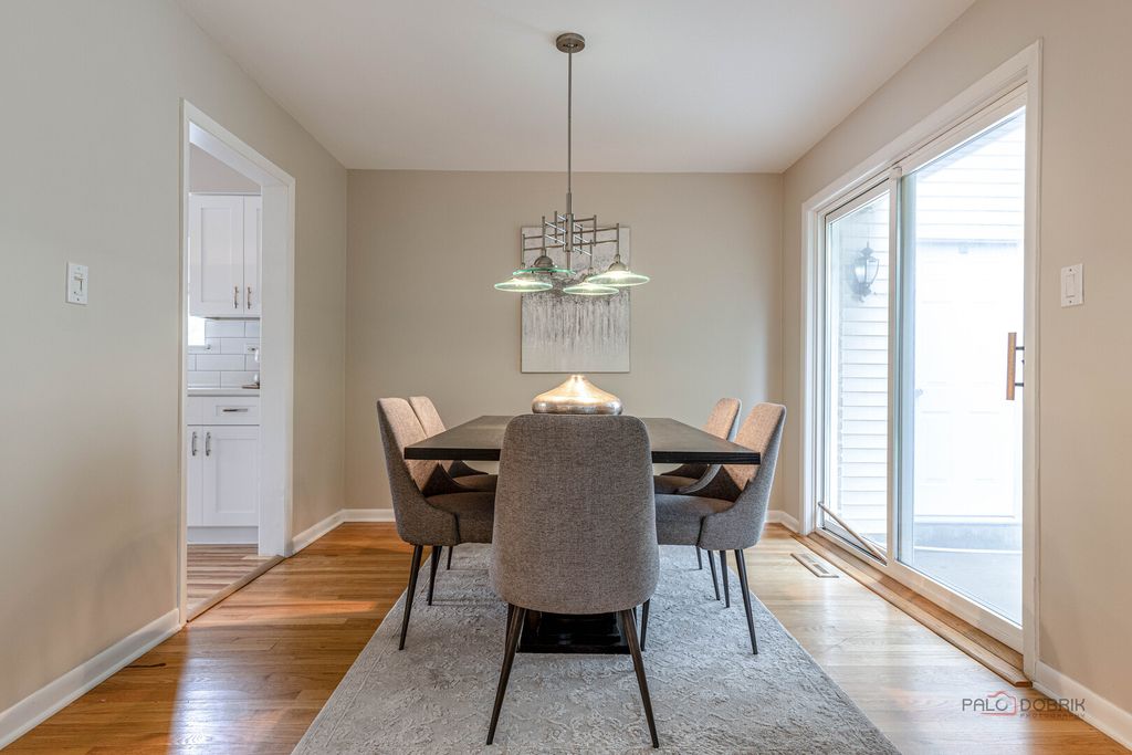 216 Valley View Court, Wilmette, IL 60091 — photo 4