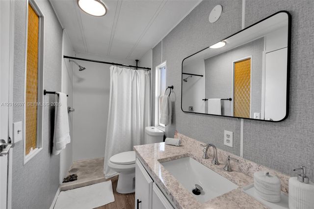 2148 SW 52nd St, Dania Beach, FL 33312