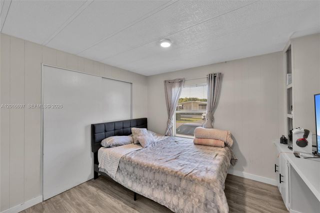2148 SW 52nd St, Dania Beach, FL 33312