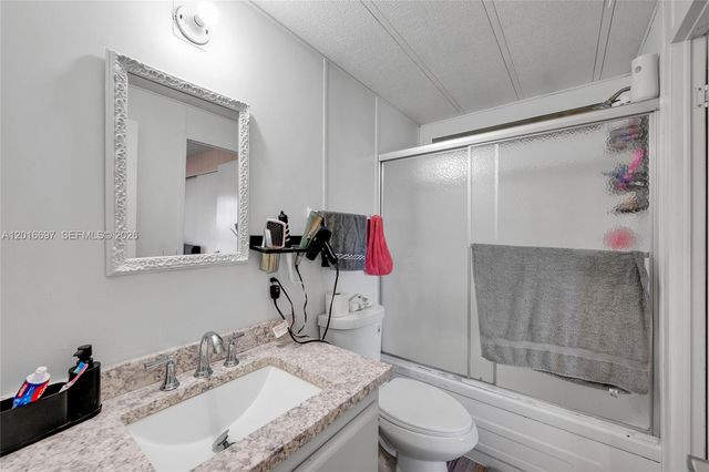 2148 SW 52nd St, Dania Beach, FL 33312