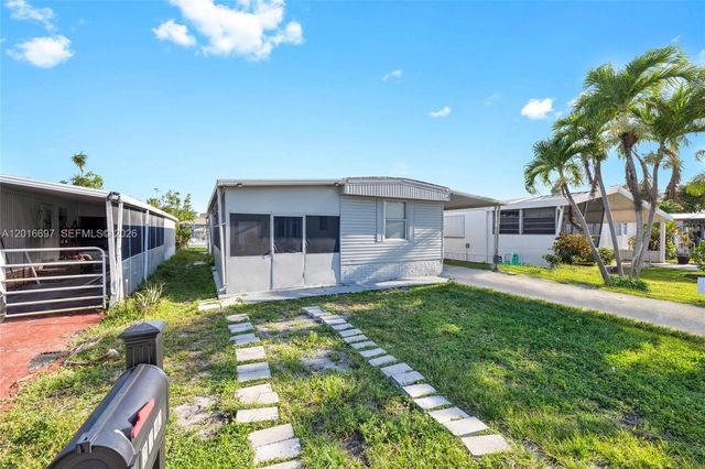 2148 SW 52nd St, Dania Beach, FL 33312