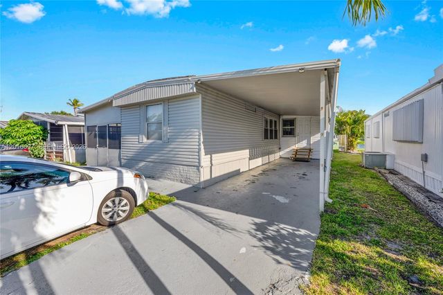 2148 SW 52nd St, Dania Beach, FL 33312
