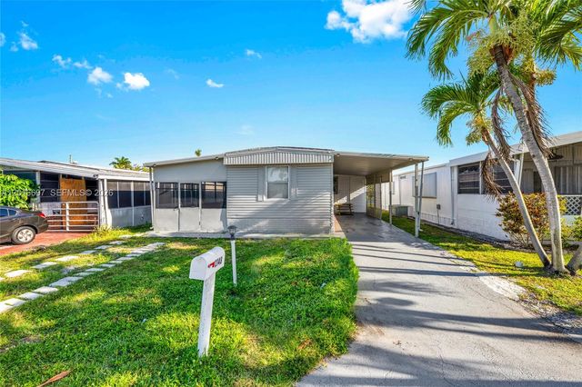 2148 SW 52nd St, Dania Beach, FL 33312