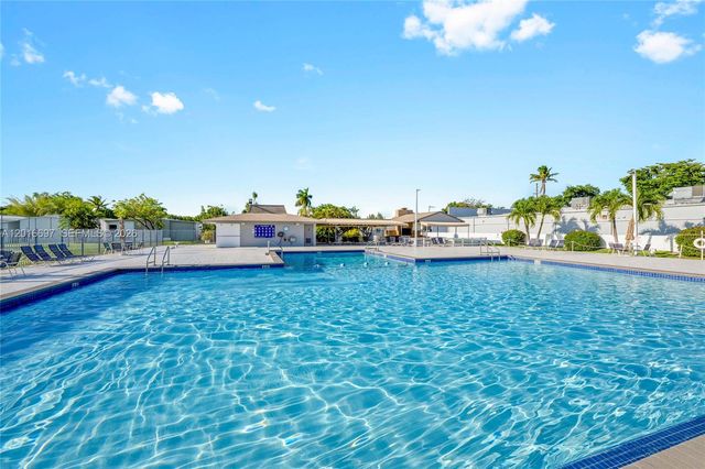 2148 SW 52nd St, Dania Beach, FL 33312
