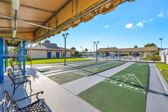 2148 SW 52nd St, Dania Beach, FL 33312