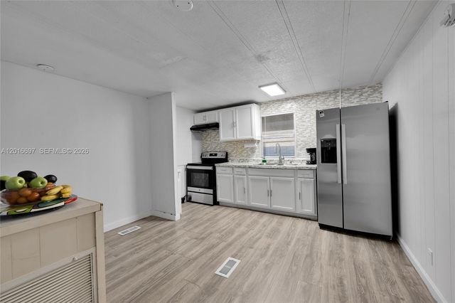 2148 SW 52nd St, Dania Beach, FL 33312