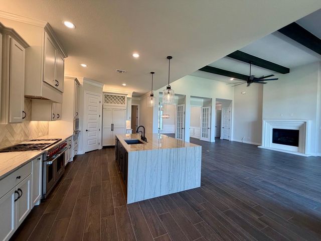 117 La Ventana DR, Liberty Hill, TX 78642
