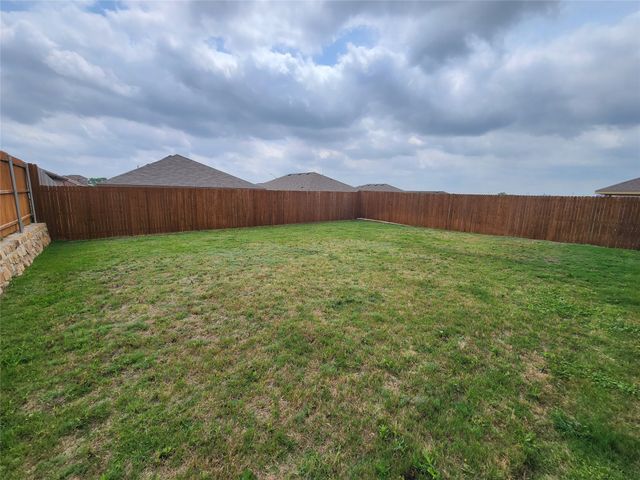9240 Castorian Drive, Fort Worth, TX 76131