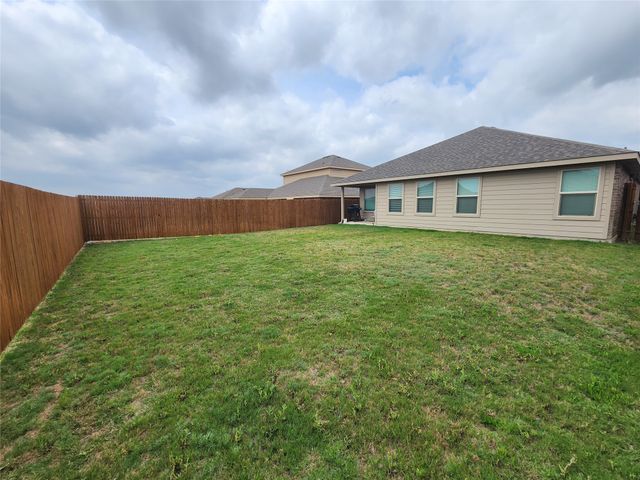 9240 Castorian Drive, Fort Worth, TX 76131