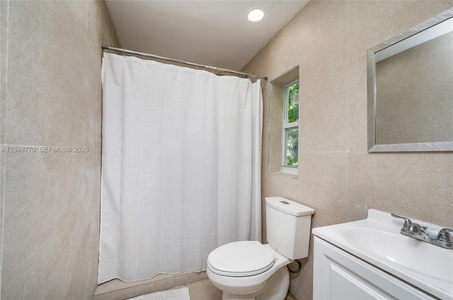 2371 NW 85th St, Miami, FL 33147