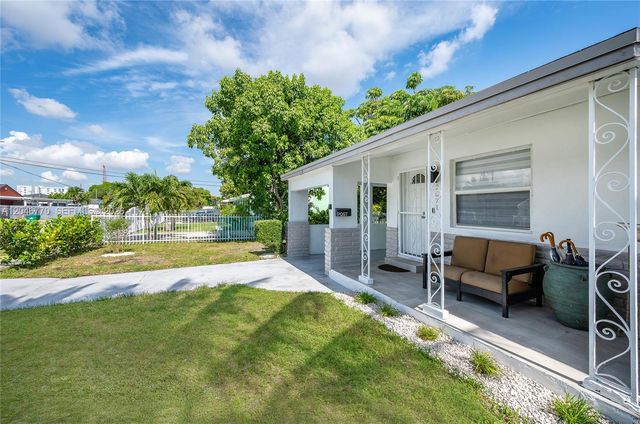2371 NW 85th St, Miami, FL 33147