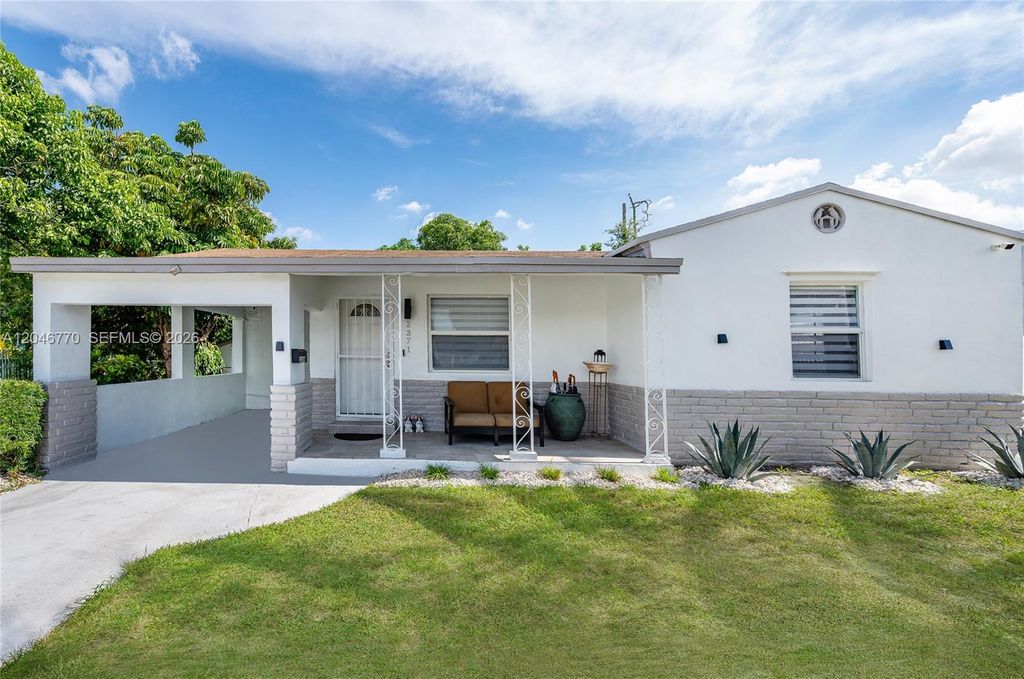 2371 NW 85th St, Miami, FL 33147