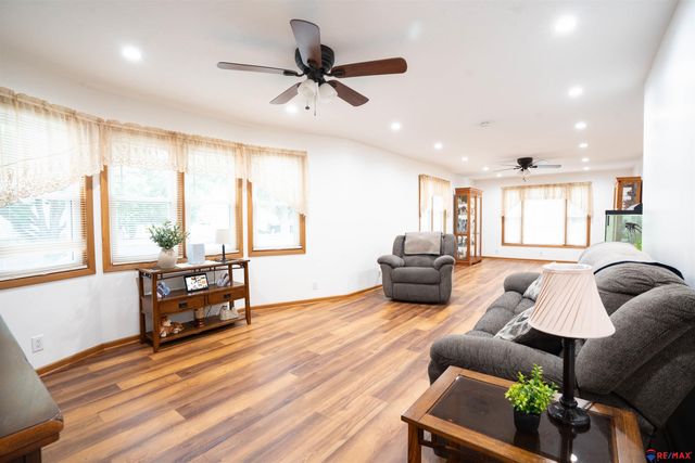 1919 S 8 Street, Omaha, NE 68108