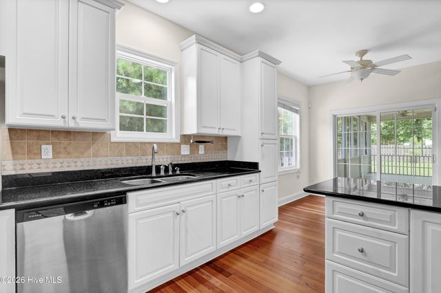 356 Knollwood Drive, Hampstead, NC 28443