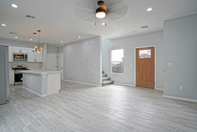 202 57th Street NW, Albuquerque, NM 87105