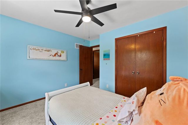 6439 GREENWOOD Street, Shawnee, KS 66216