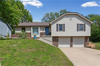 6439 GREENWOOD Street, Shawnee, KS 66216