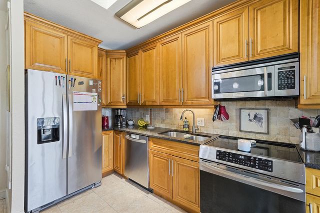 6208 Country Fair Circle, Boynton Beach, FL 33437