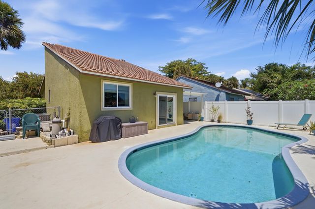 6208 Country Fair Circle, Boynton Beach, FL 33437