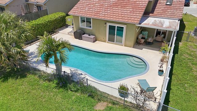 6208 Country Fair Circle, Boynton Beach, FL 33437