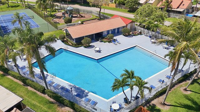 6208 Country Fair Circle, Boynton Beach, FL 33437