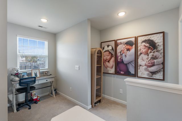 714 Monarchos Bnd, Burns, TN 37029