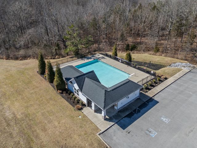 714 Monarchos Bnd, Burns, TN 37029
