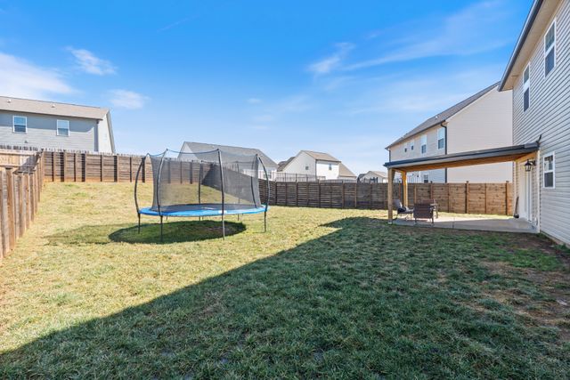 714 Monarchos Bnd, Burns, TN 37029