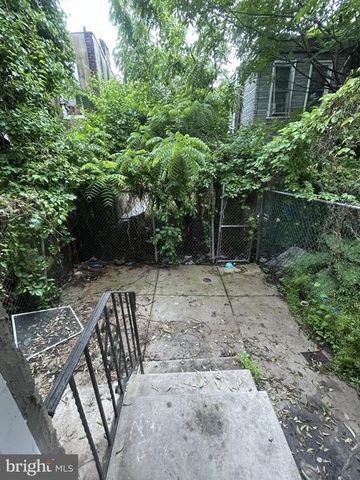 2930 W ARIZONA ST, Philadelphia, PA 19132