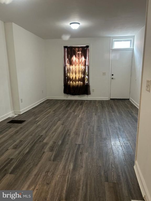 2930 W ARIZONA ST, Philadelphia, PA 19132