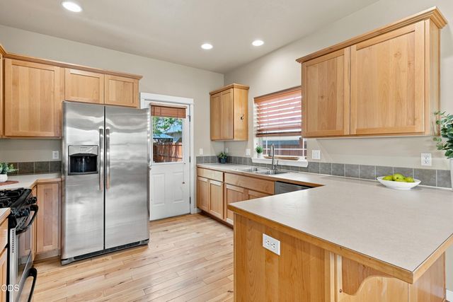 21274 NE Beall Drive, Bend, OR 97701