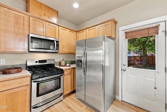 21274 NE Beall Drive, Bend, OR 97701