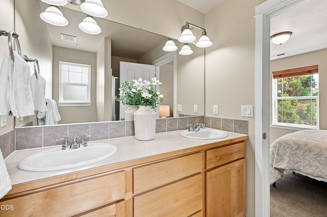 21274 NE Beall Drive, Bend, OR 97701