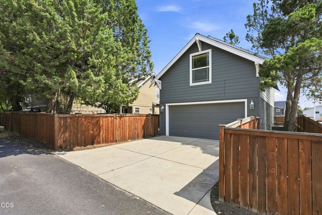 21274 NE Beall Drive, Bend, OR 97701