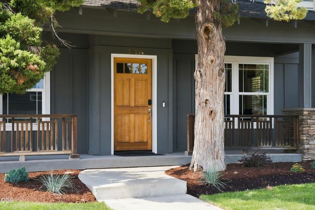 21274 NE Beall Drive, Bend, OR 97701