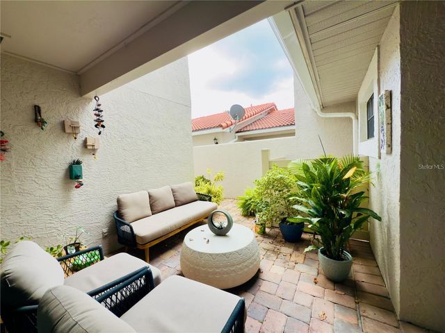 8113 BREEZE COVE LANE, Orlando, FL 32819