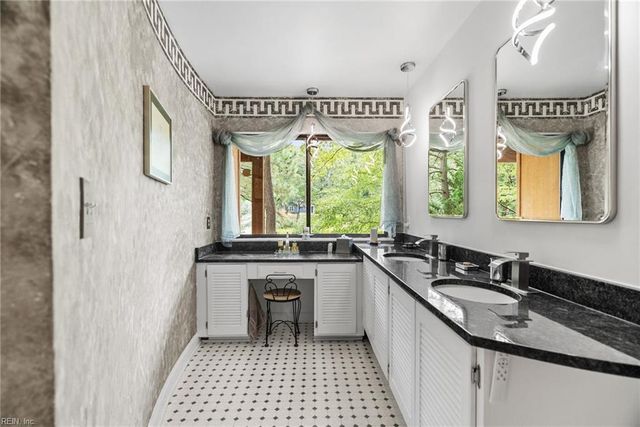 625 Heron Point CIR, Virginia Beach, VA 23452