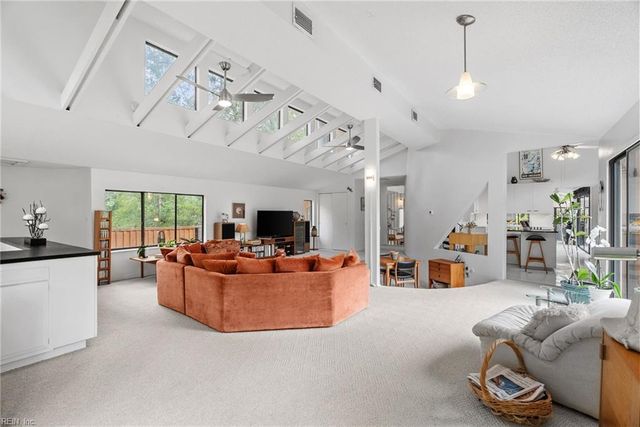 625 Heron Point CIR, Virginia Beach, VA 23452