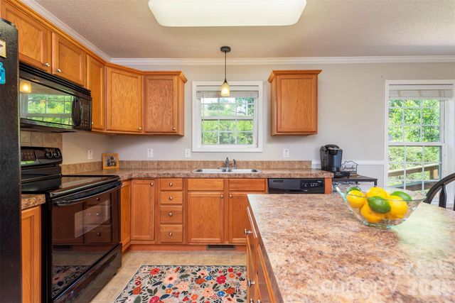 25 Inglescott Way, Alexander, NC 28701